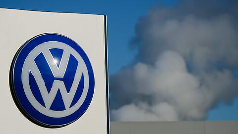 Nach Aussage von Bundesverkehrsminister Alexander Dobrindt sind auch in Europa Volkswagen-Autos vom Abgas-Skandal betroffen.