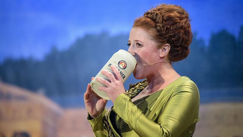 Tritt ab: Luise Kinseher als Mama Bavaria.