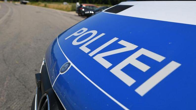 Ein Einsatzwagen der Polizei. Foto: Patrick Seeger/Archivbild Ein Einsatzwagen der Polizei. Foto: Patrick Seeger/Archivbild