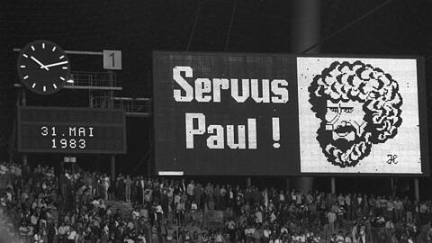 Jetzt geht der Heimkehrer endgültig: Auch von seinem kongenialen Partner beim FC Bayern, Karl-Heinz Rummenigge, ist Paul Breitner am Ende der Saison 1982/1983 nicht mehr umzustimmen.