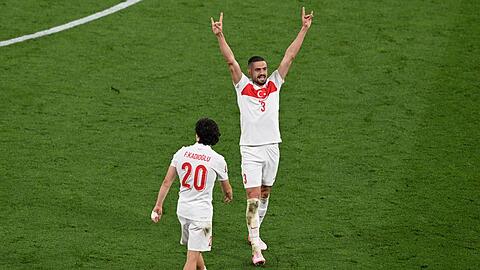 Der beim Torjubel gegen Österreich gezeigte Wolfsgruß hat für Merih Demiral offenbar schwerwiegende Folgen.