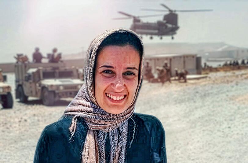 Die Journalistin Farahnaz Forotan flüchtet ins Exil nach Frankreich. Sie hofft, irgendwann wieder nach Afghanistan zurückkehren zu können. Die Journalistin Farahnaz Forotan flüchtet ins Exil nach Frankreich. Sie hofft, irgendwann wieder nach Afghanistan zurückkehren zu können.
