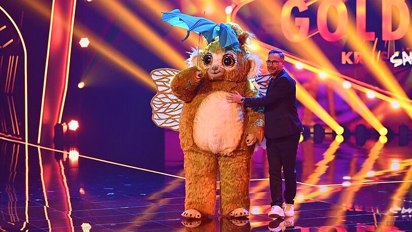 Goldi verlässt "The Masked Singer" im Halbfinale. Goldi verlässt "The Masked Singer" im Halbfinale.