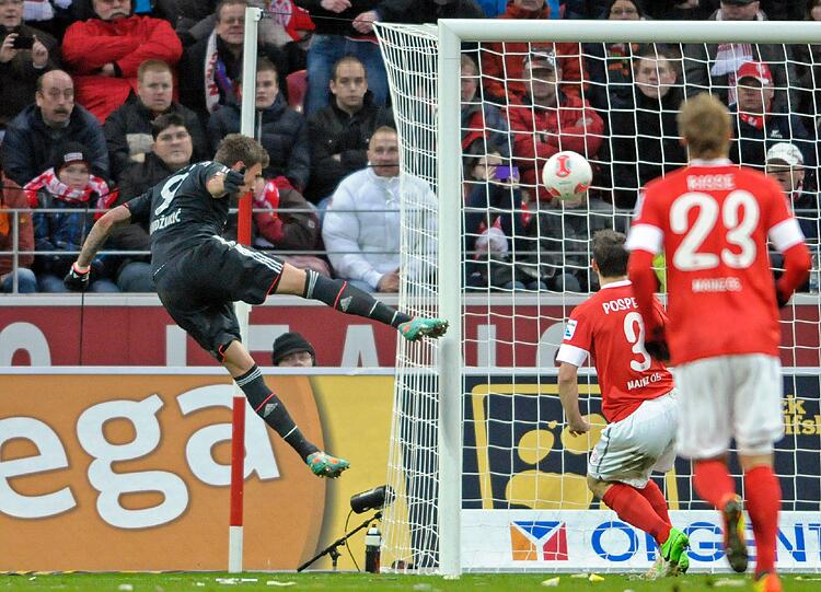 20. Spieltag, FSV Mainz 05 - FC Bayern 0:3: Mandzukic schließt dabei den wohl besten Angriff der Saison zählbar ab. Robben duscht wieder sehr kurz.