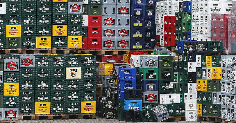 Der Mann klaute Leergut aus dem Lager, dann wollte er es im Laden einlösen. (Symbolbild)
