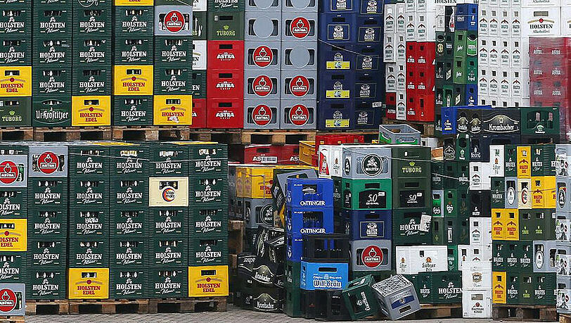 Der Mann klaute Leergut aus dem Lager, dann wollte er es im Laden einlösen. (Symbolbild)