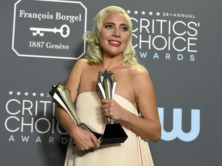 Lady Gaga wurde bei den Critics' Choice Awards zweimal ausgezeichnet.