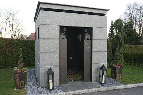 Das Mausoleum des toten Milliardärs: Aus diesem Bau stahlen die Täter den Sarg samt Leichnam.