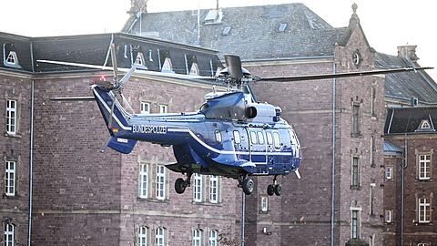 Der Mann wurde mit dem Hubschrauber nach Karlsruhe gebracht.