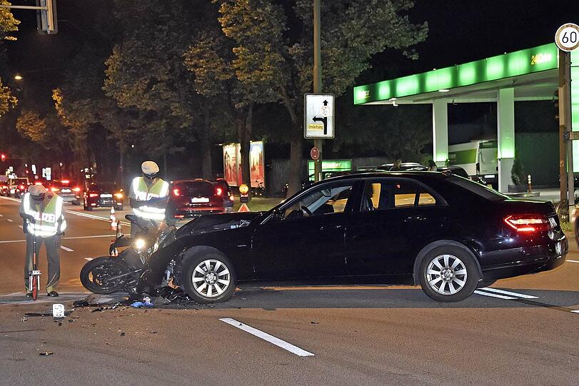 Bei dem Unfall wurde der Motorradfahrer schwer verletzt.