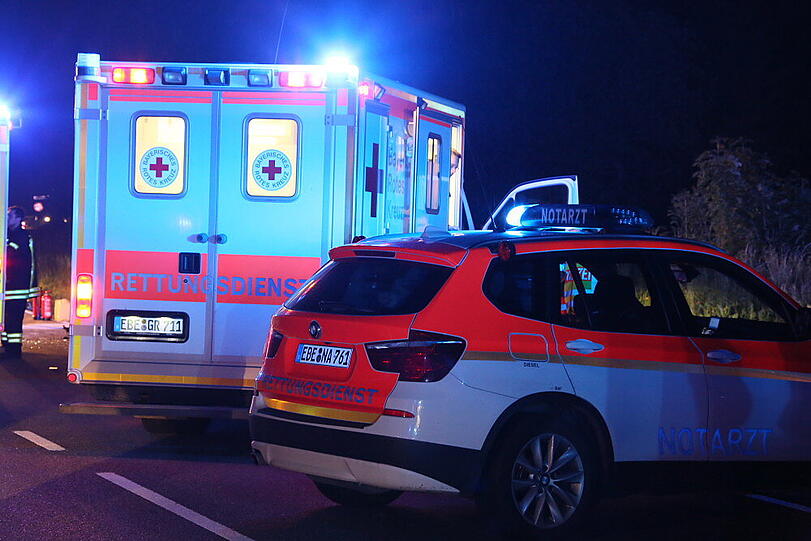 7-jähriges Kind stirbt bei schwerem Verkehrsunfall auf der B304 Ebersberg.