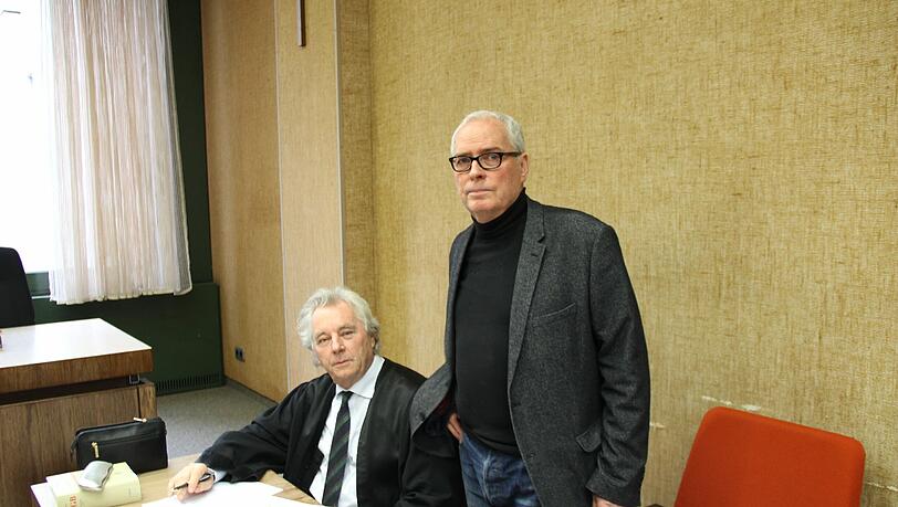 Im Amtsgericht: Künstler Günter Wangerin (r.) mit seinem Anwalt Hartmut Wächtler. Im Amtsgericht: Künstler Günter Wangerin (r.) mit seinem Anwalt Hartmut Wächtler.