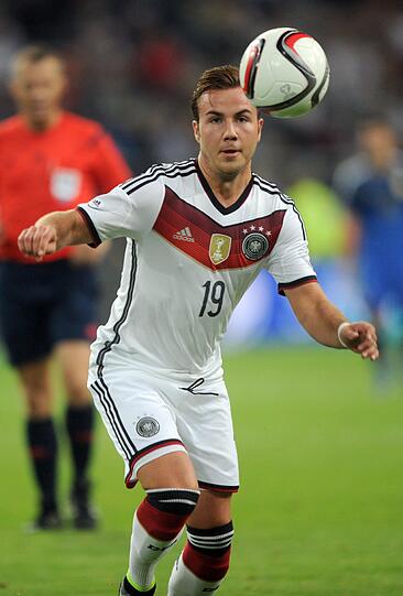 Nummer zwei: Mario Götze komplettiert das Bayern-Trio im DFB-Kader. Im Bayern-Trikot lief es in der Rückrunde nicht besonders für den Weltmeister-Torschützen, vielleicht kann er im Nationalteam Selbstvertrauen tanken.