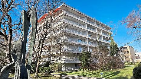 Und so sehen die Atriumh&auml;user von au&szlig;en aus. Ein Beispiel f&uuml;r modernes Stadtwohnen im M&uuml;nchen der Nachkriegszeit.