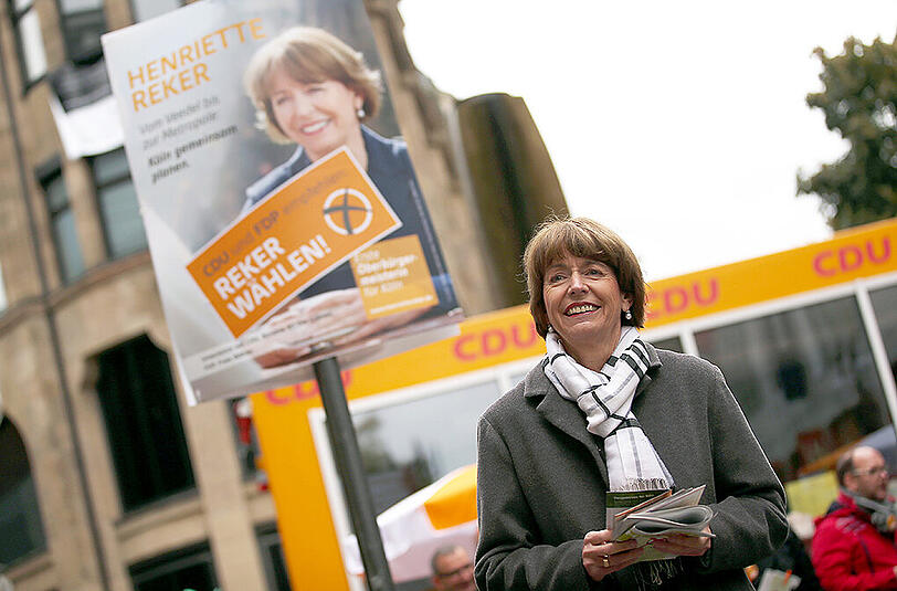 Henriette Reker wurde während einer Wahlkampf-Veranstaltung niedergestochen. Am Montagmorgen ist sie aus dem künstlichen Koma erwacht. (Archivbild)