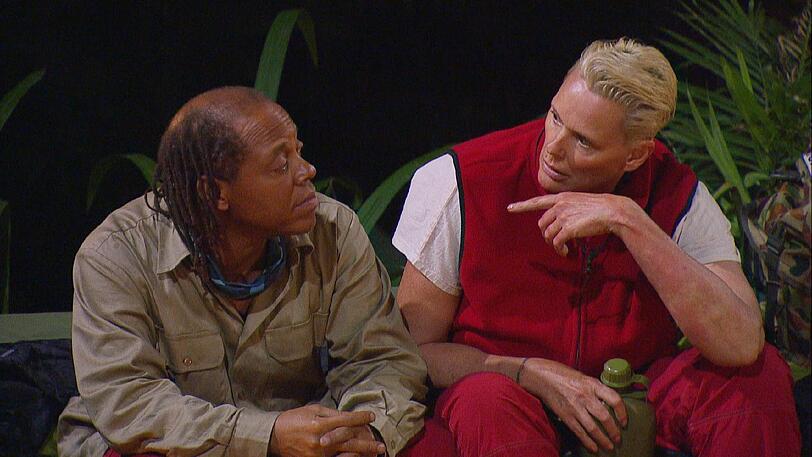 Ricky Harris und Brigitte Nielsen sprechen über Rolf und Gunter. Ricky: "Wir sind keine Altenpfleger."