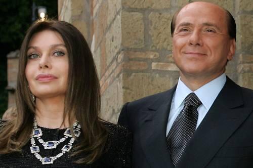 Es kriselt mal wieder in der Ehe Berlusconi: Der Ministerpräsident mit seiner Frau  Veronica Lario.