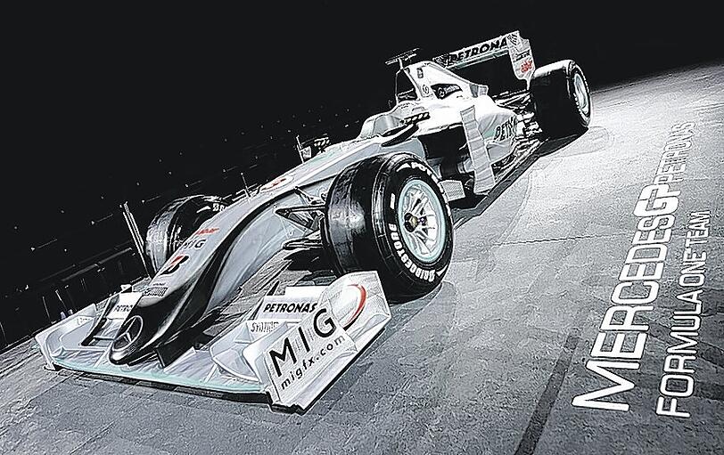 Der Silberpfeil ist Nick Heidfelds Dienstauto &ndash; sollten Schumacher oder Rosberg ausfallen. GES/Augenklick
