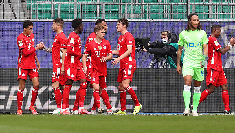 Der FC Bayern gewinnt gegen den VfL Wolfsburg mit 3:2.