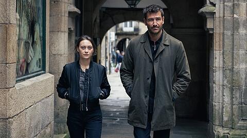 "Die Tote vom Jakobsweg": David Acosta (Michael Epp) ist mit seiner Kollegin Mercédes Navarro (Mercedes Müller) unterwegs.