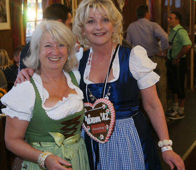 Landtagskorrespondentin Angela Böhm und Saskia Vester.