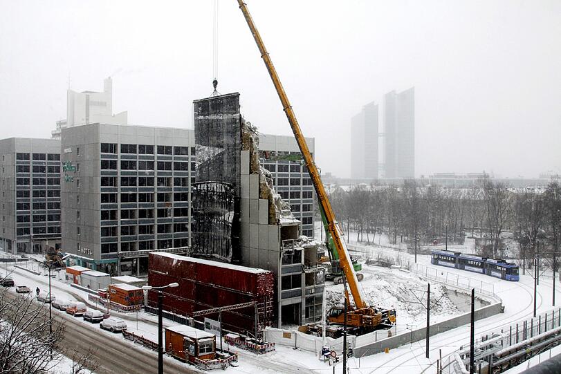 Das "Holiday Inn" wird abgerissen. Die Bilder von der Baustelle
