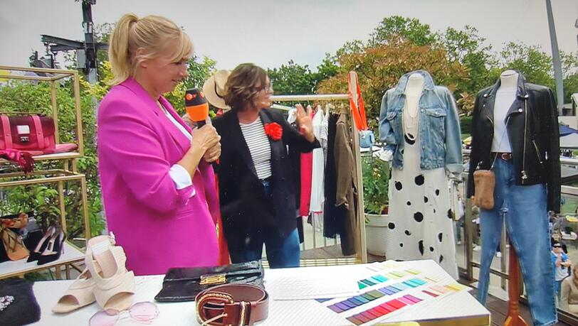 Moderatorin Andrea Kiewel moderiert am 19. Mai die dritte Ausgabe des "ZDF-Fernsehgarten". Heute dreht sich alles um den Trödelmarkt.