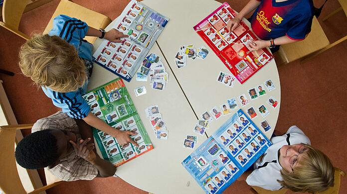 Werden in den Münchner Klassenzimmer und Schulhöfen bald 1860-Panini-Sammelsticker getauscht? (Archivbild)