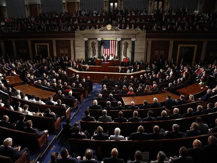 US-Präsident Trump appellierte in seiner Rede mehrfach an den Kongress. Er forderte das Parlament beispielsweise dazu auf, späte Abtreibungen per Gesetz zu verbieten.