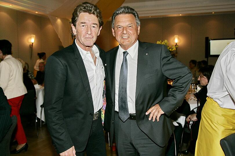 Auch &bdquo;Defacto&ldquo;- Boss Erich Schuster aus Erlangen ist Peter-Maffay-Fan und ließ sich die Charity-Aktion nicht entgehen.