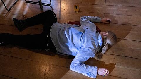 Bei "Gute Zeiten, schlechte Zeiten" dreht sich in den n&auml;chsten Wochen alles um die Frage, wer f&uuml;r den Mord verantwortlich ist.