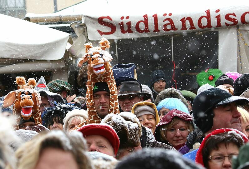 Faschingsdienstag am Viktualienmarkt.