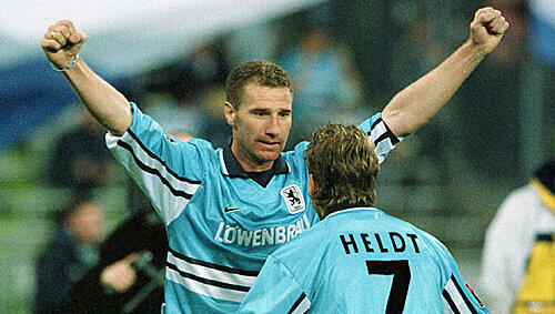 Von 1993 bis 2002 beim TSV 1860 beschäftigt: Bernhard Winkler, der Aufstiegsheld von 1994. Hier jubelt Bernhard Winkler nach einem Tor mit Horst Heldt Von 1993 bis 2002 beim TSV 1860 beschäftigt: Bernhard Winkler, der Aufstiegsheld von 1994. Hier jubelt Bernhard Winkler nach einem Tor mit Horst Heldt