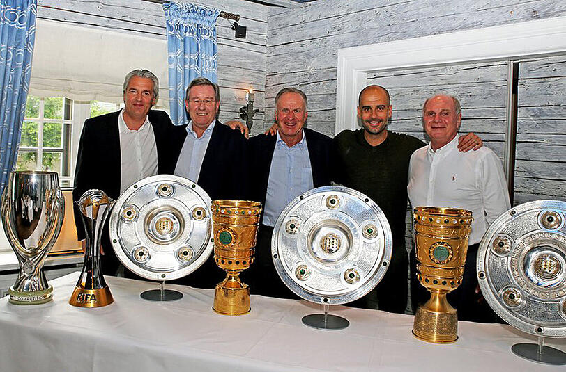 Von links: Jörg Wacker, Karl Hopfner, Karl-Heinz Rummenigge, Pep Guardiola und Uli Hoeneß.