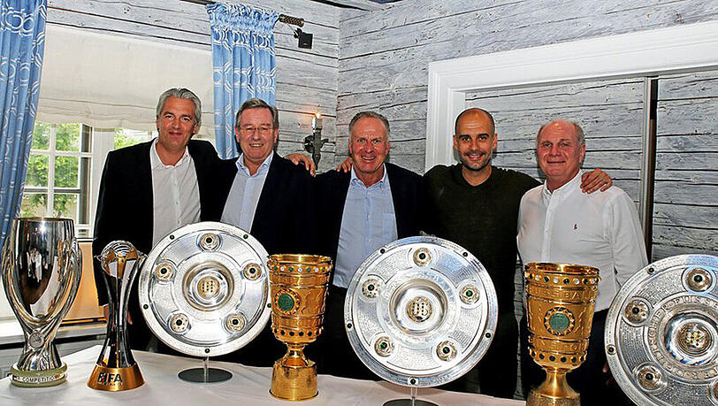 Von links: Jörg Wacker, Karl Hopfner, Karl-Heinz Rummenigge, Pep Guardiola und Uli Hoeneß. Von links: Jörg Wacker, Karl Hopfner, Karl-Heinz Rummenigge, Pep Guardiola und Uli Hoeneß.