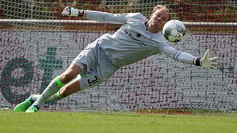 Zwei Ligen Unterschied, aber ein ähnlicher Spielstil wie Vorbild Manuel Neuer: 1860-Torwart Hendrik Bonmann.