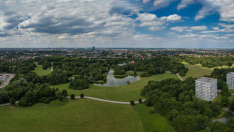 Blick über den Ostpark. Hier wird bald ein Zirkuszelt stehen.
