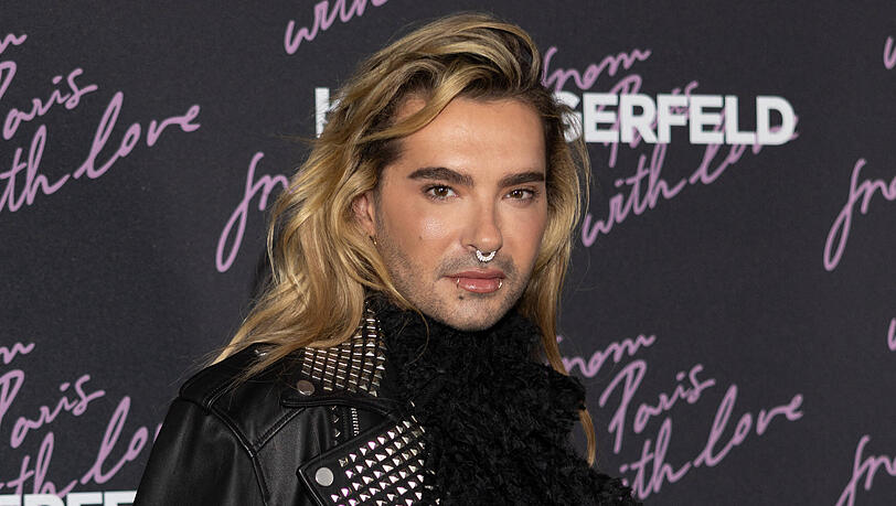 Bill Kaulitz &auml;rgert sich &uuml;ber eine Flughafen-Mitarbeiterin.