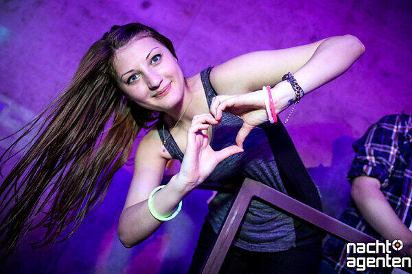 Die besten Party-Bilder vom Samstag. Hier im Neuraum.