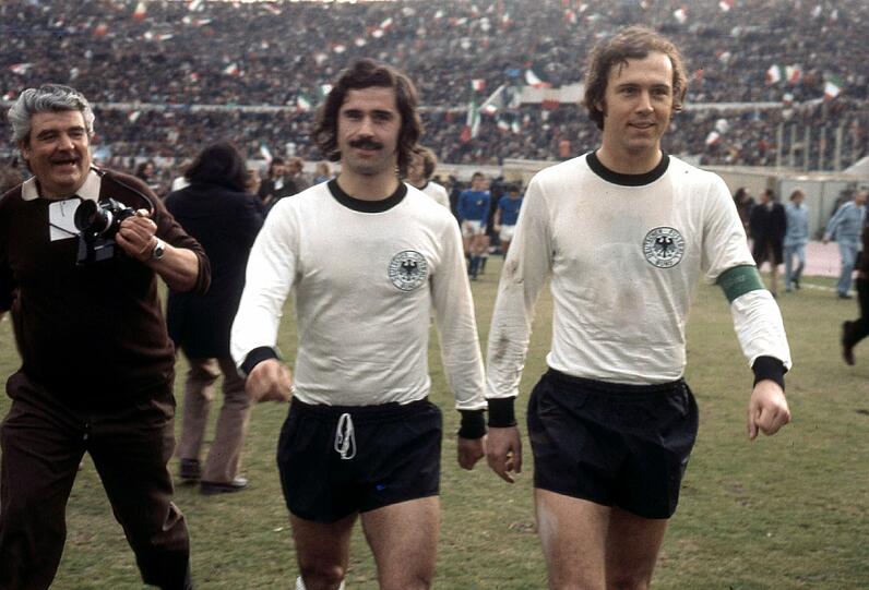 Gerd Müller mit Franz Beckenbauer in der Nationalmannschaft 1974.