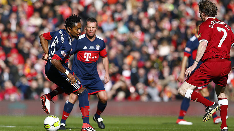 Ze Roberto (l.) gegen McManaman.