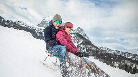 Spaß auf den Rodelbahnen der Region St. Johann in Tirol.