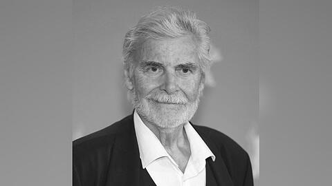 Er spielte "Toni Erdmann" und den Jedermann - jetzt ist Peter Simonischek gestorben.