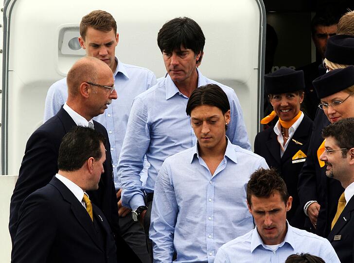Abflug zum Titel? Die DFB-Elf ist nach Polen gestartet. Die Bilder