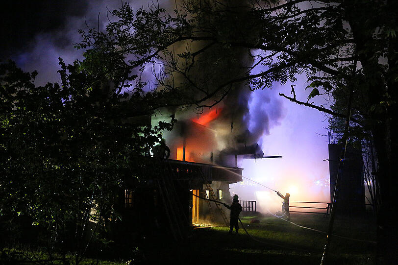 Sechs Menschen sind vermutlich tot. Die schrecklichen Bilder vom Feuer-Drama im Berchtesgadener Land"