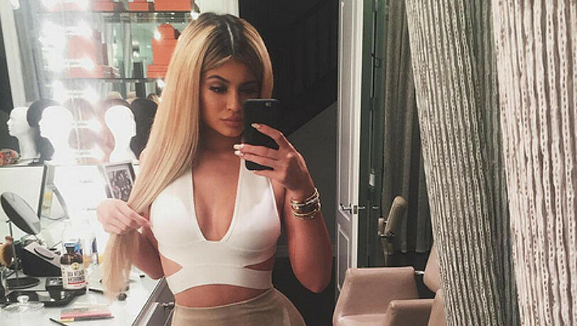 Kylie Jenner zeigt sich als Blondine