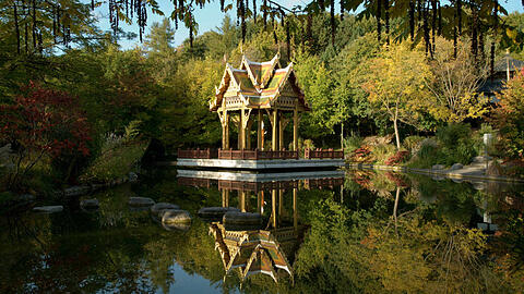 Ein Schmuckstück im Westpark: Die thailändische Sala blieb nach der Gartenausstellung 1983 erhalten.