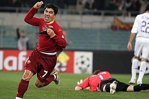 Tor gegen Real: Roms Pizarro (l.)