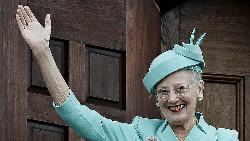 Königin Margrethe II. ließ sich auf dem Balkon ihres Palastes von der Masse feiern Königin Margrethe II. ließ sich auf dem Balkon ihres Palastes von der Masse feiern