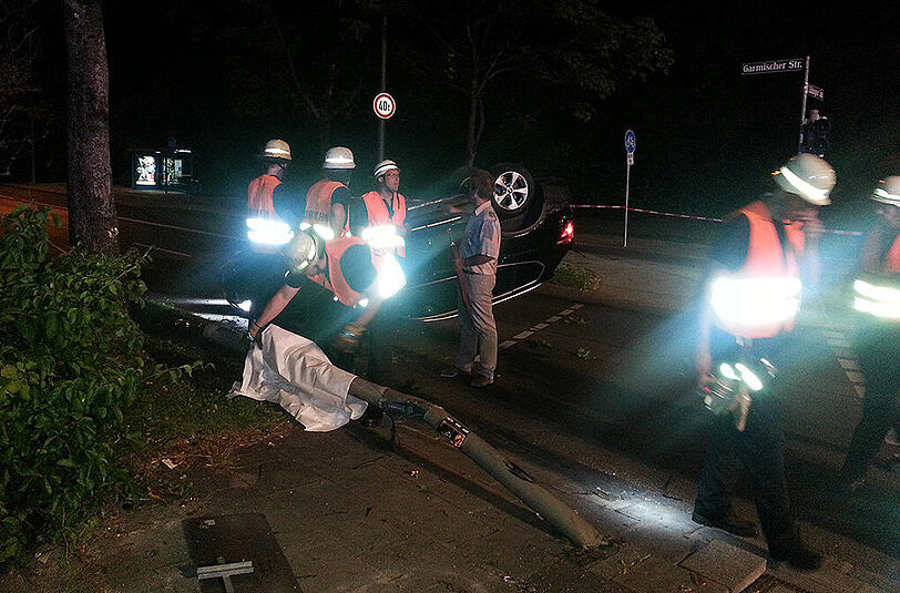 Bilder vom Unfall in der Garmischer Straße.